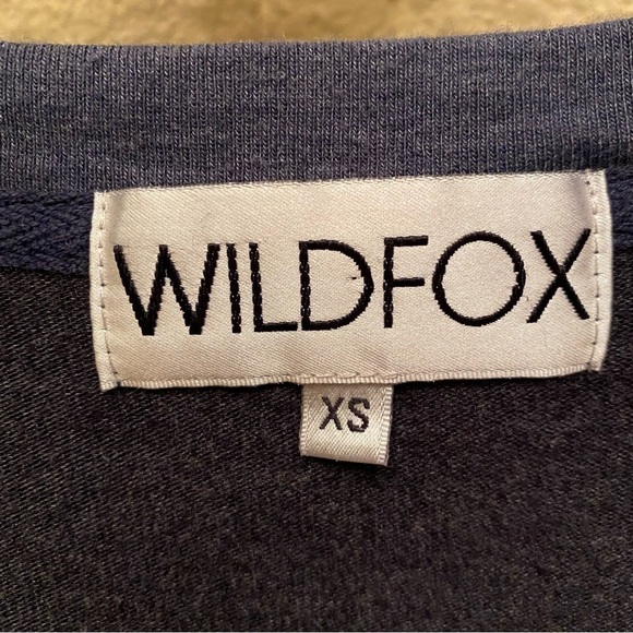 WILDFOX Women Blue American Flag Heart V-Neck Sweater Size Xsmall - Picture 4 of 7